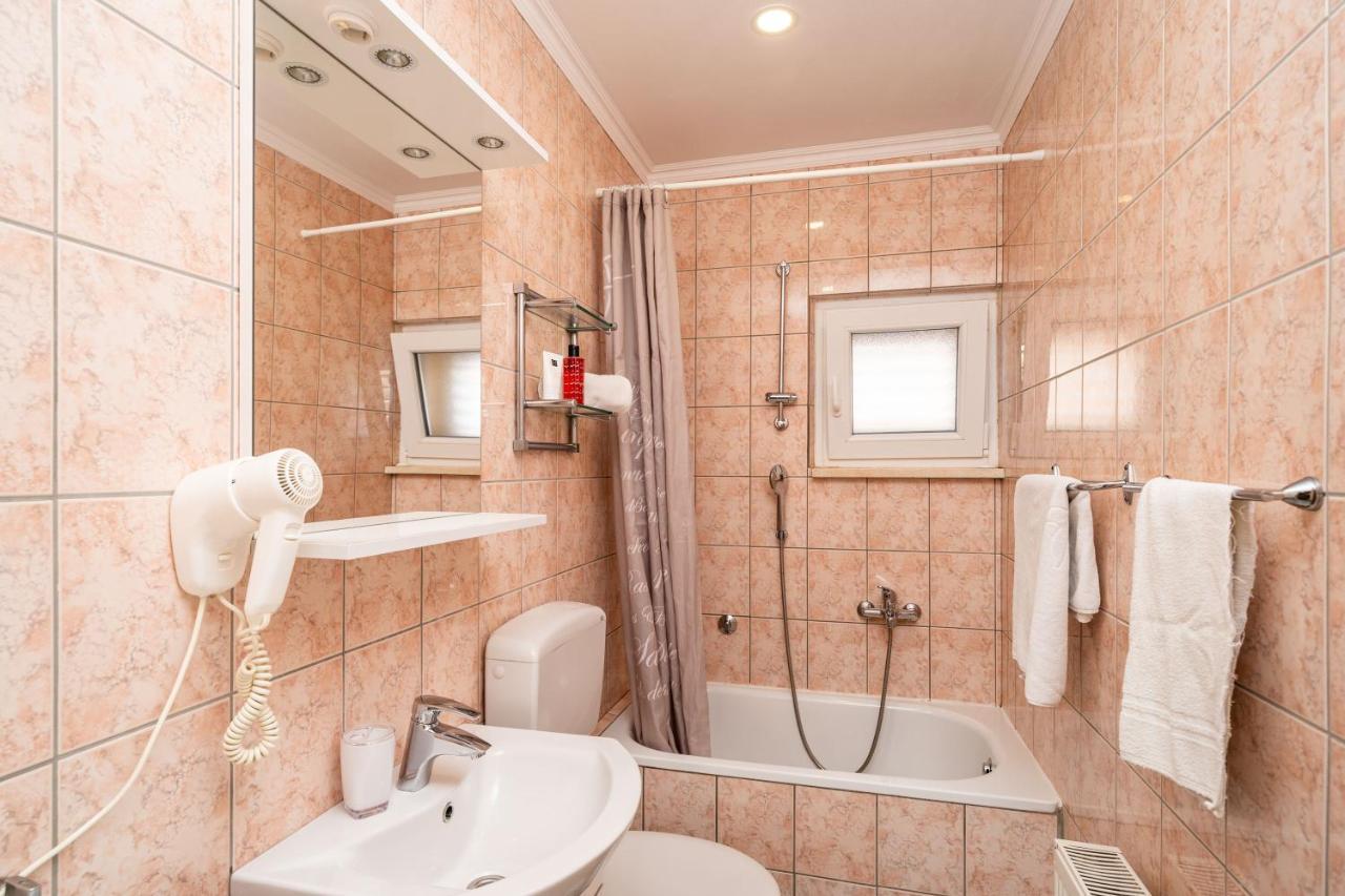 Apartmani Niki Zvekovica 챠브타트 외부 사진