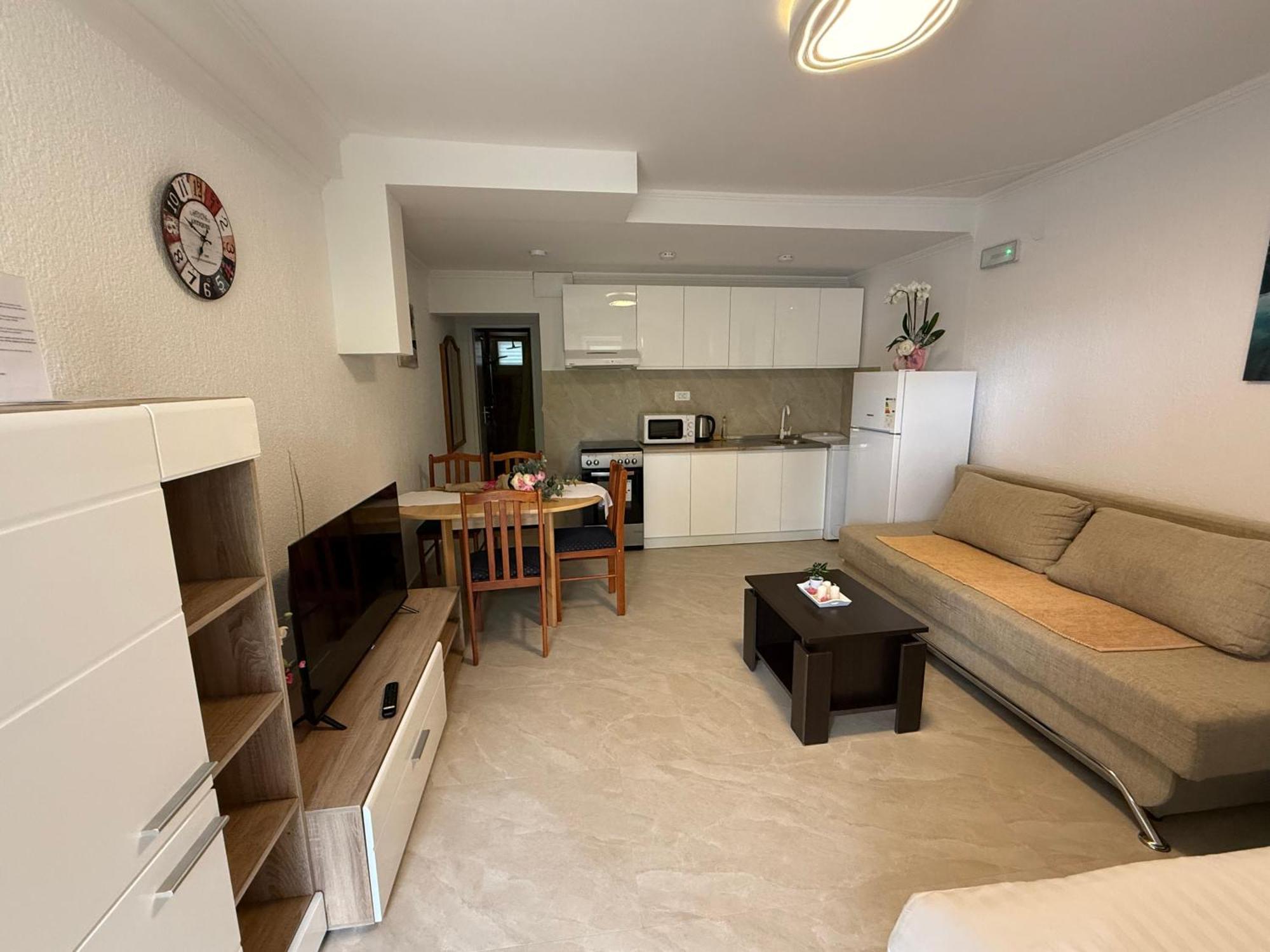 Apartmani Niki Zvekovica 챠브타트 외부 사진